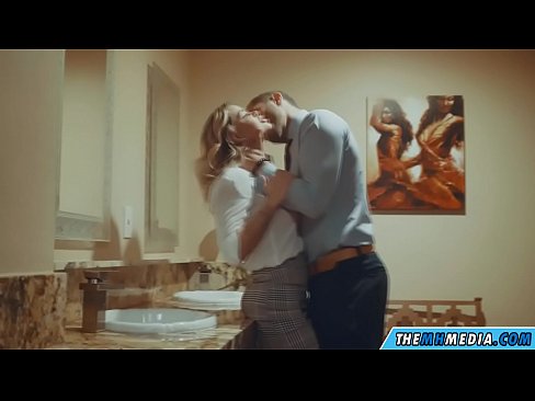❤️ Wanneer een rondborstige blondine je verleidt in een openbaar toilet ☑ Porn video at porn nl.heatpumpcenter.top ️❤
